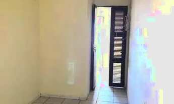 Imagem 4: Casa com 40m², 02 quartos sendo um deles uma suíte, 01 banheiro, cozinha, sala, área de se