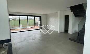 Imagem 7: Conforto e Sofisticação em Casa com Piscina no Condomínio Terras Alpha, Gravataí