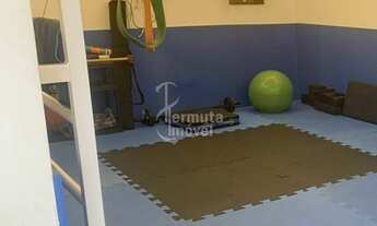 Imagem 5: Casa para venda com 465m², 4 suítes, 3 vagas de garagem, piscina e sala de ginástica no Re