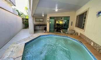 Imagem: CASA COM 04 QUARTOS SENDO 04 SUÍTES NA