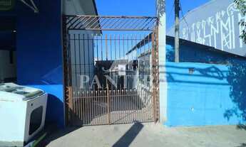 Imagem: Casa na principal Avenida do Bairro para