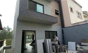 Imagem 2: Sobrado para Venda em Cajamar, Portais (Polvilho), 3 dormitórios, 1 suíte, 2 banheiros, 2