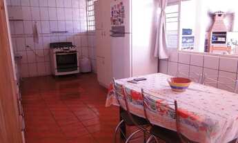 Imagem 7: Casa com 3 quartos, sendo 2 suítes, 2 vagas de garagem à venda, Localizada no Setor Rodovi