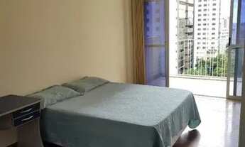 Imagem 2: Quartos Individuais no centro e funcionários