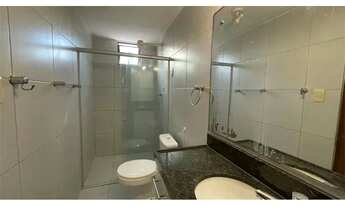 Imagem 7: Amplo Apartamento de 4 Quartos com Varanda e Vagas de Garagem, a 350m da Praia!