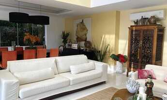 Imagem 4: Casa de condomínio para venda com 600 metros quadrados com 5 quartos