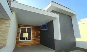 Imagem: Casa térrea recém construída no Cond