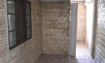 Imagem 4: Casa no centro frente mar