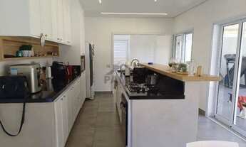 Imagem 6: Aconchegante, integrada, casa térrea e grande terreno gramado no Condomínio Terras de Sant