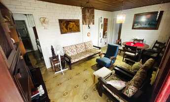 Imagem 6: CASA com 4 DORM. E PISCINA, no centro de Tramandaí, de esquina na rua do FÓRUM