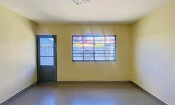 Imagem 5: Casa com 3 Dormitórios (1 Suíte) -Botucatu/SP