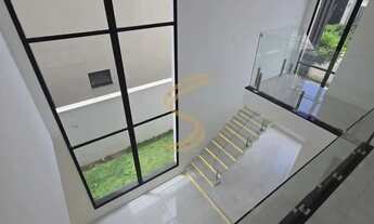 Imagem 7: Casa Alto Padrão no Condomínio Macaúbas: 4 Suítes, Piscina e Solar