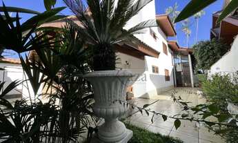 Imagem 3: Oportunidade - Casa em Condomínio - Jardim das Colinas - 3 Dormitórios - 380m²