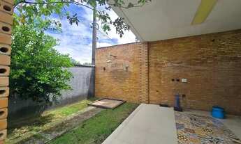 Imagem 3: Reserva das Flores com 3 quartos, sendo 1 suíte terreno amplo de 450m2