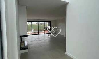 Imagem 6: Conforto e Sofisticação em Casa com Piscina no Condomínio Terras Alpha, Gravataí