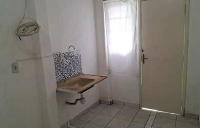 Imagem 4: 1 cômodo com banheiro (lei a descrição