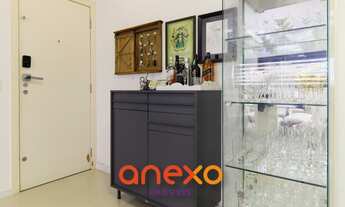 Imagem 5: Apartamento com iluminação controlada pela voz, móveis sob medida e muito bem localizado