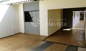 Imagem 2: CASA À VENDA NO JARDIM AEROPORTO EM APUCARANA