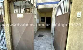 Imagem 2: Agradável Casa Duplex de Frente com Vista Livre na Praça do Carmo