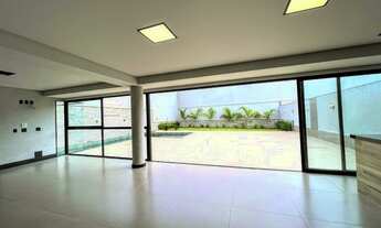 Imagem 3: Casa à venda com 4 suítes, sala ampla, lavabo, varanda, piscina, sauna no Granville Juiz d