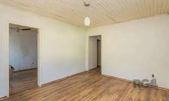 Imagem 2: Casa com 3 dormitórios no bairro Cavalhada em Porto Alegre