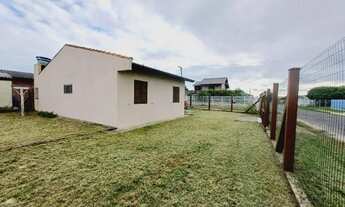 Imagem 2: Casa de 3 dormitórios com suíte, a poucos metros da praia, no Bairro Nova Tramandaí!