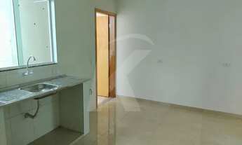 Imagem 2: Condomínio com 1 quarto, cozinha e banheiro