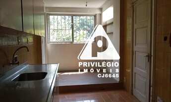 Imagem 7: Casa Duplex estilo Normando, 9 quartos e 6 vagas