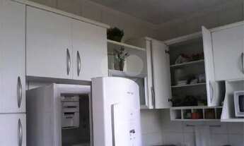 Imagem 3: Lindo Sobrado em Condomínio Fechado 2 Dormitórios com Armários