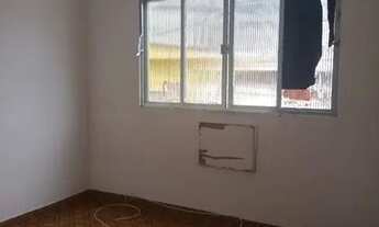 Imagem 6: Prédio com três casas centro de Mangaratiba RJ