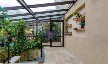 Imagem 6: Casa com piscina coberta