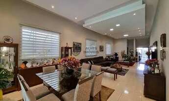 Imagem 4: Casa para venda possui 300 metros quadrados com 4 quartos em Jardim Cristiane - Santo Andr