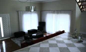 Imagem 7: Casa de condomínio para aluguel possui 400 metros quadrados com 4 quartos