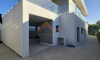 Imagem 5: Sobrado Imponente c/ Piscina Aquecida de Melhor! Materiais de 1° Linha. Frente Área Verde!