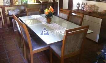 Imagem 2: Privilégio Imóveis vende: Excelente casa de rua triplex na Gávea