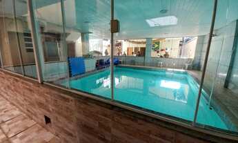 Imagem 2: PECHINCHA. Imóvel comercial em excelente estado com piscina aquecida