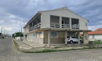 Imagem: Casa a poucos metros do mar no Balneario