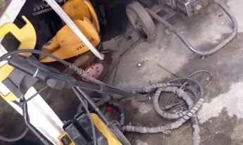 Imagem 4: Estética automotiva, oficina funilaria e pintura ?com tudo pronto martelinho pego carro