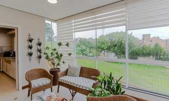 Imagem 2: Apartamento situado em localização fantástica no Bairro Menino Deus, com 231 metros quadra