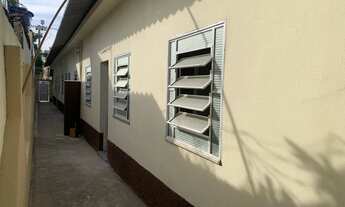 Imagem 2: Raul Veiga junto à praça do Bandeirante