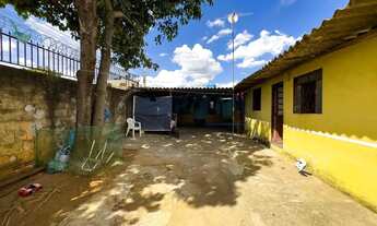 Imagem 6: Casa de Esquina com 2 Quartos, 3 Vagas e Excelente Ponto Comercial à Venda na QNN 1 - Ceil