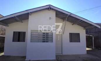 Imagem 2: Casa à venda com 2 quartos, 1 sala, 1 banheiro, 2 vagas de garagem em Valinhos-SP!