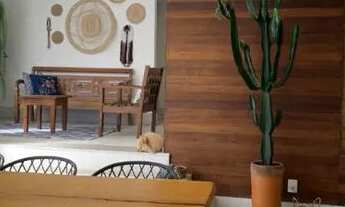 Imagem 7: Linda casa com jardim, piscina, churrasqueira e sauna! Área linear c/ 4 quart e escritório