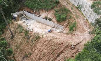 Imagem 2: Terreno com Acesso Pronto à Venda na Região do Colinas do Imbiri - Campos do Jordão/SP