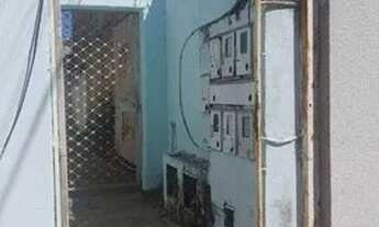 Imagem 5: Sala comercial com lote inteiro de 360 metros - Ótima opção de investimento com barracão n