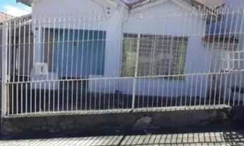 Imagem: CASA LOCALIZADA NO CENTRO DE JACAREÍ