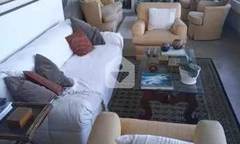 Imagem 5: Apartamento frontal mar com 353m² em excelente localização no posto 3 da Atlântica