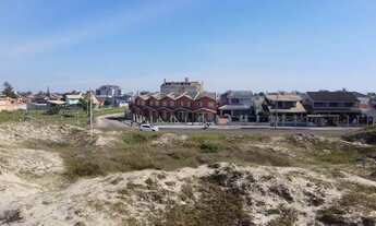 Imagem 3: Seu paraíso à beira-mar em Tramandaí: Duplex dos sonhos por apenas R$410 mil!