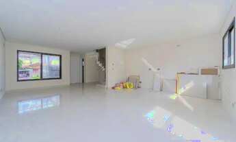 Imagem 4: Sobrado triplex com terraço, 3 suítes e quintal com aproximadamente 60m²