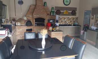 Imagem 3: Linda edicula, piscina, jacuzzi, perfilado, quarto,churrasqueira. não tem Lage.